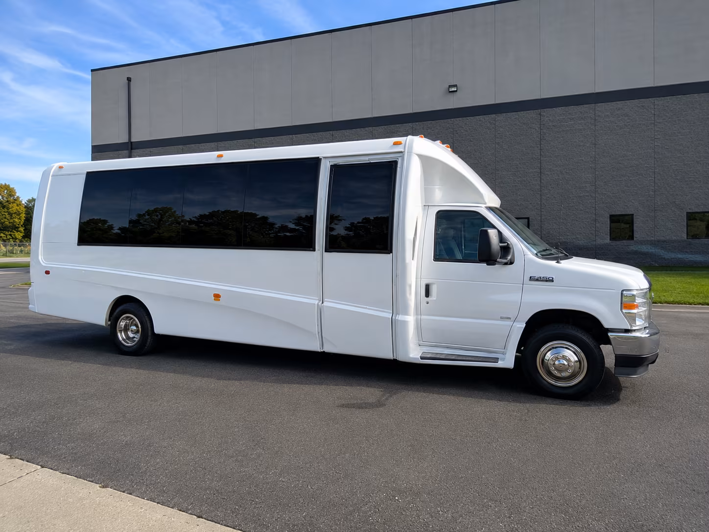 bachelorette and birthday wine tour buses in grand rapids