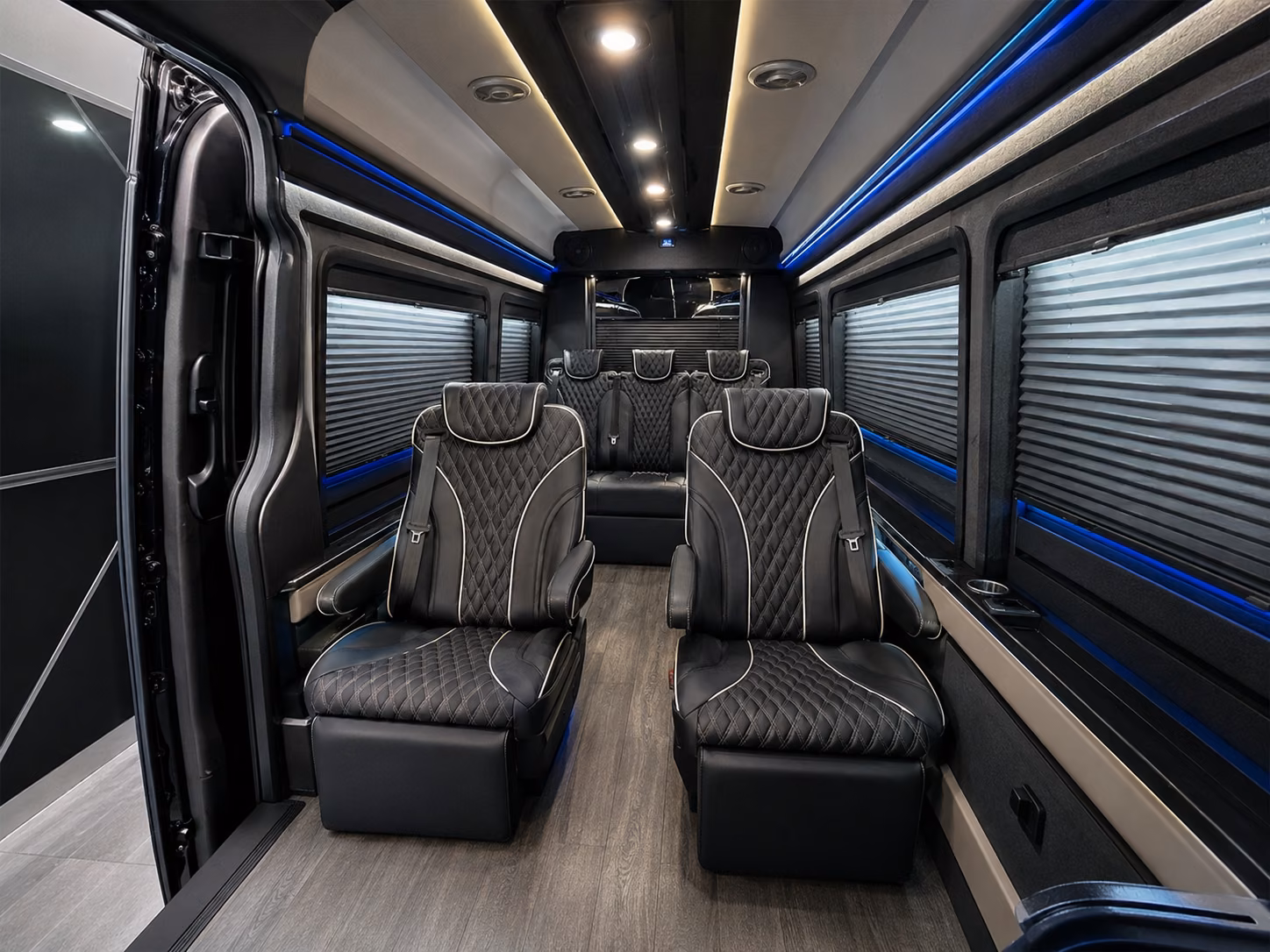 grandrapidscharterbuscompany com connects you to airport shuttles for every kind of group in grand rapids