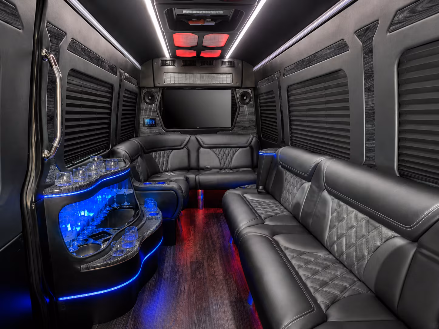 grandrapidscharterbuscompany com puts airport shuttle service to gerald r ford international airport right at your fingertips