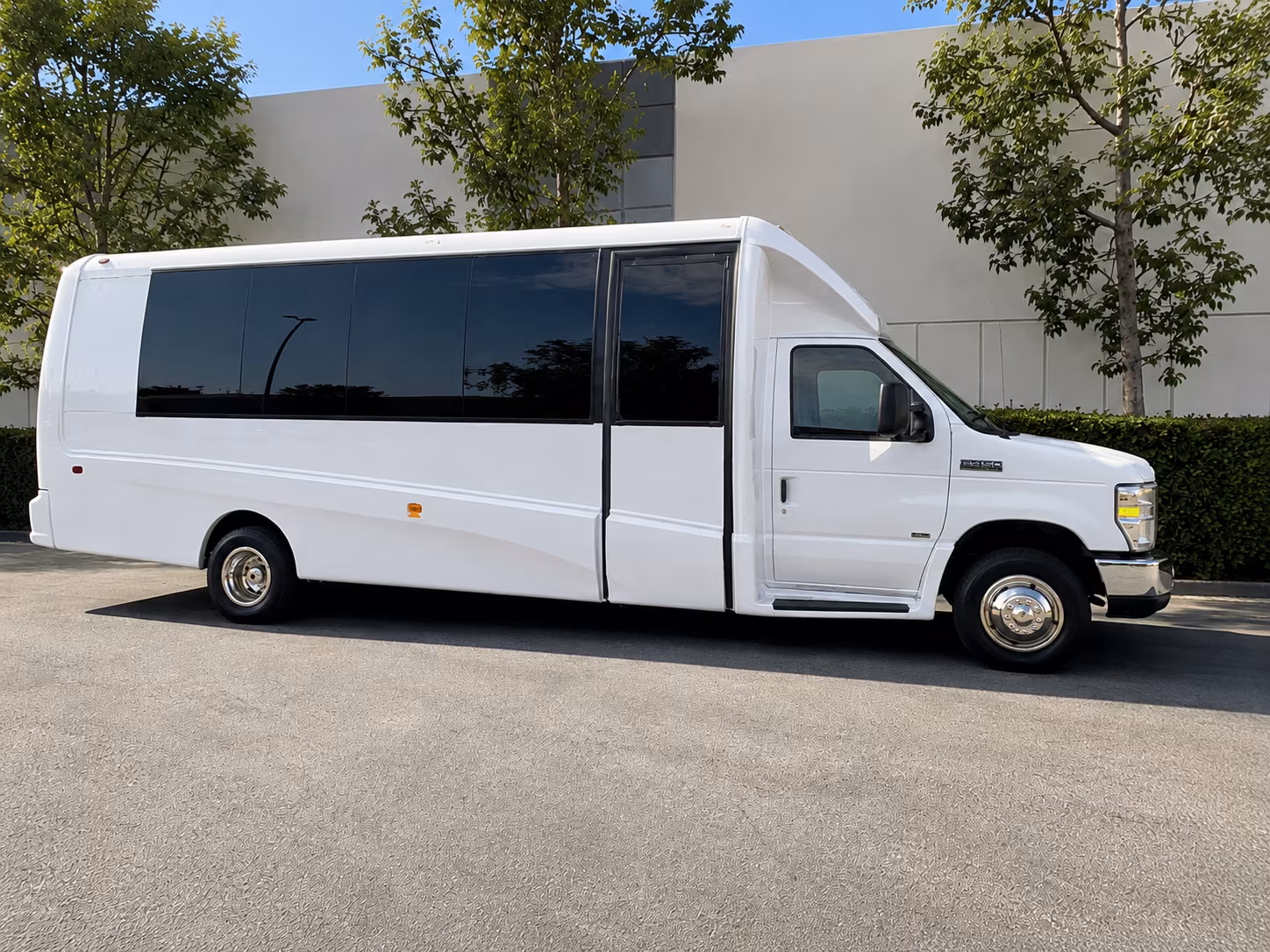 how your starting location and deadhead miles affect charter bus rates in grand rapids